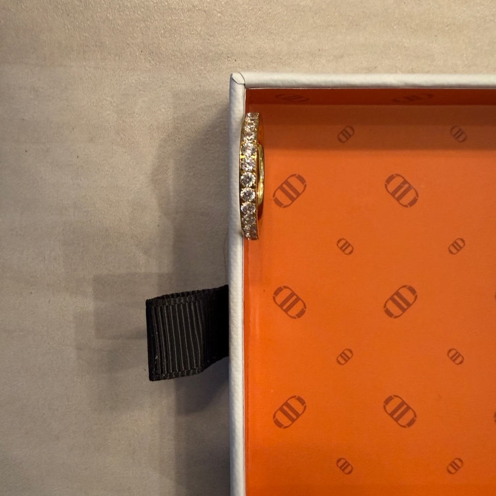 D Louise Eternity Gold Band Size 7 - Picture 4 of 5